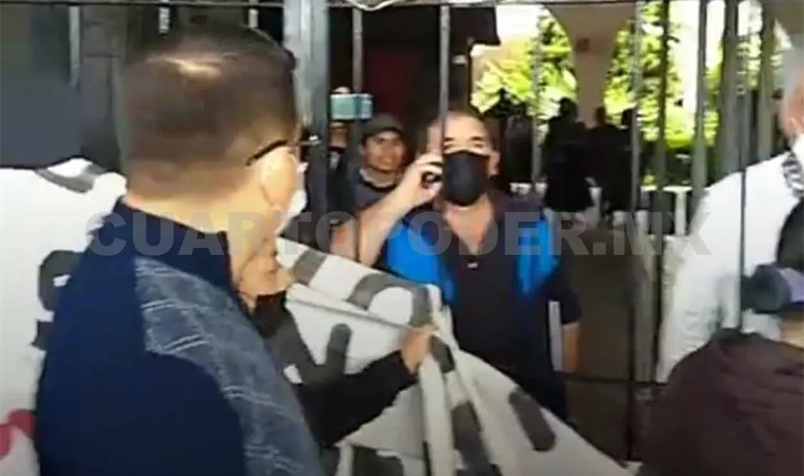 Maestros se confrontan con ciudadanos