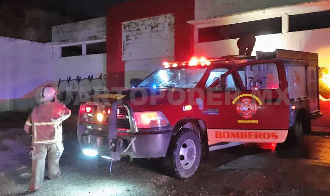 Por causas hasta el momento desconocidas, el inmueble comenzó incendiarse y movilizó a las autoridades. Ulises López / CP