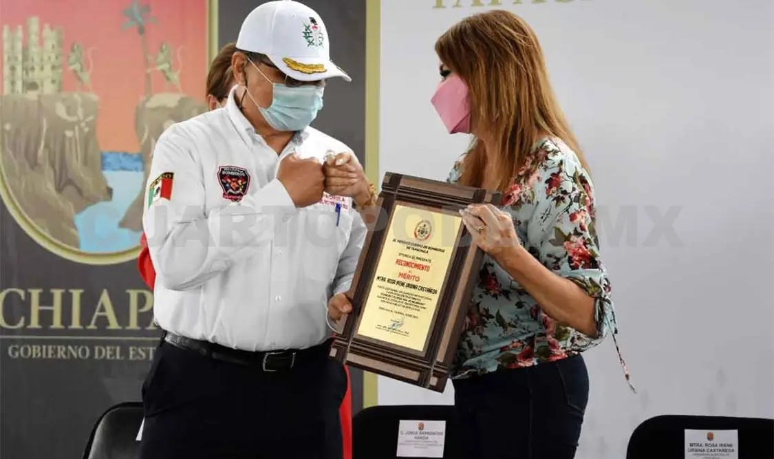 Entregan reconocimiento a alcaldesa Rosa Irene Urbina