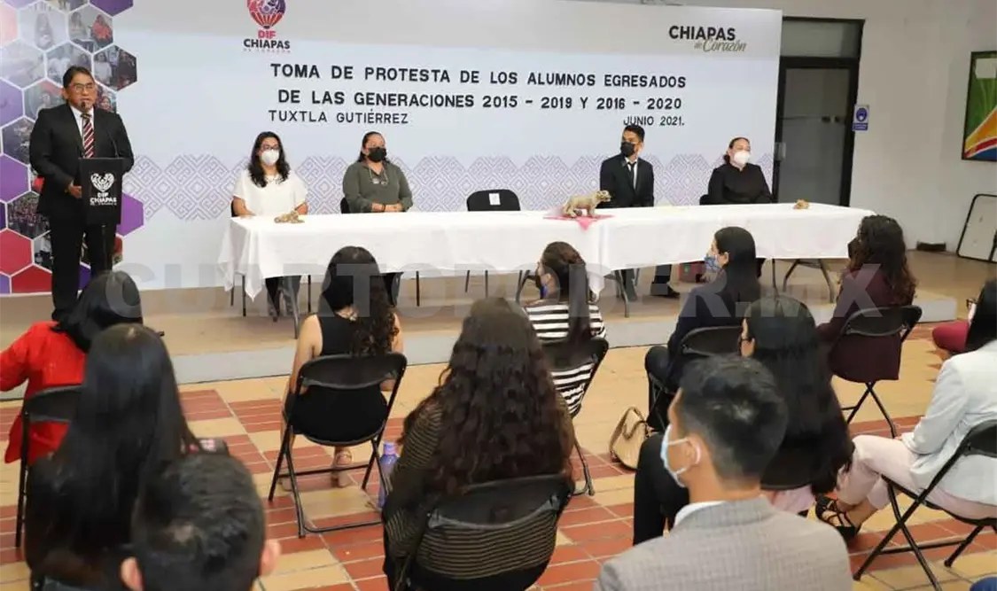 Alumnos de Terapia Física concluyen proceso de titulación