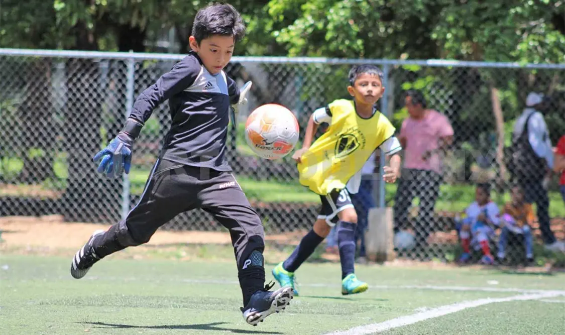 Niños y jóvenes buscan lugar en equipo nacional