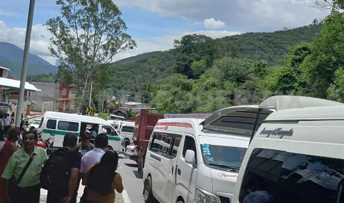 Realizan bloqueos en Motozintla ante pirataje