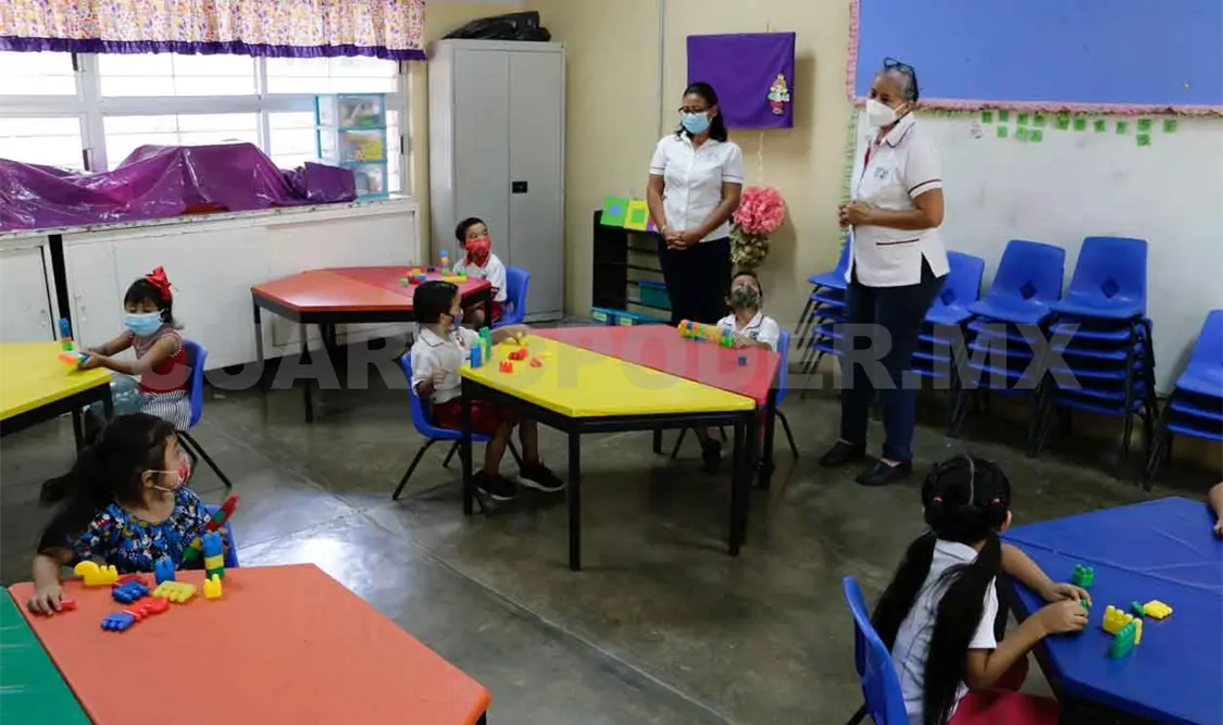 Anuncian retorno escalonado a clases presenciales