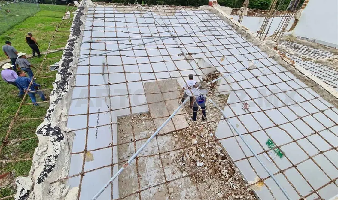 Denuncian que obra de 1.6 mdp se cae a pedazos