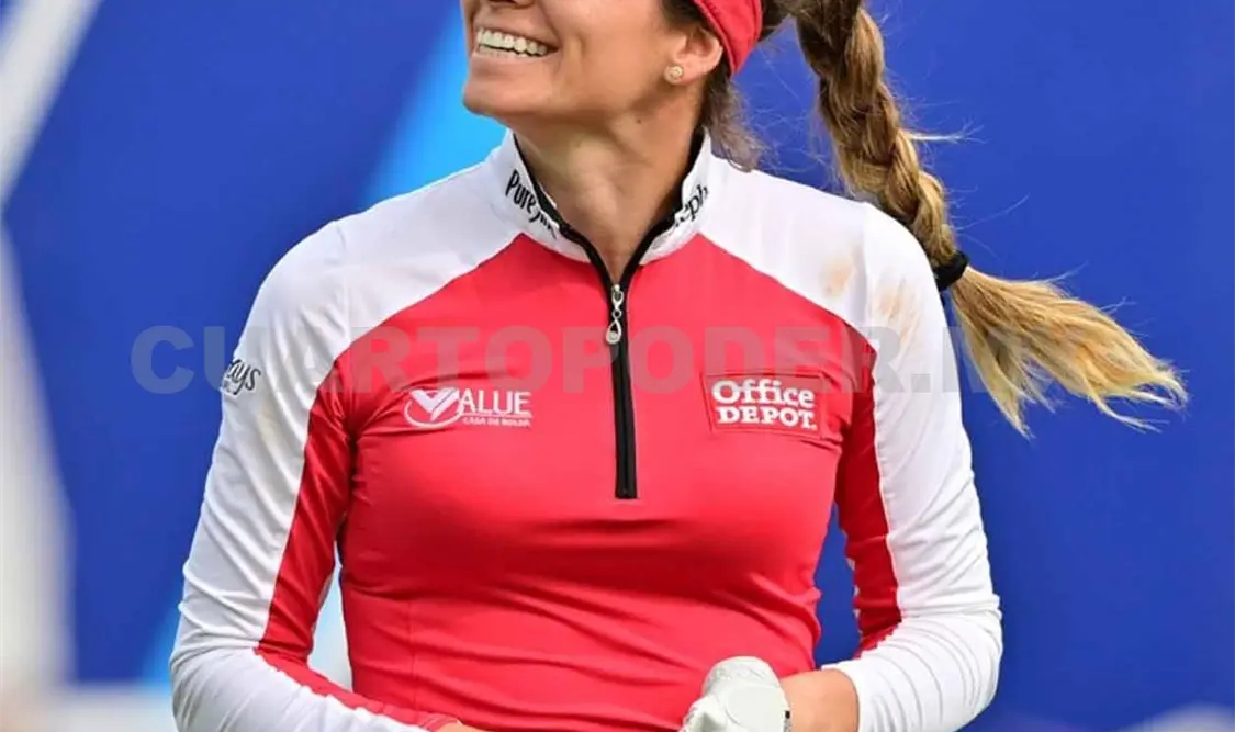 Orgullosa por ser la abanderada mexicana