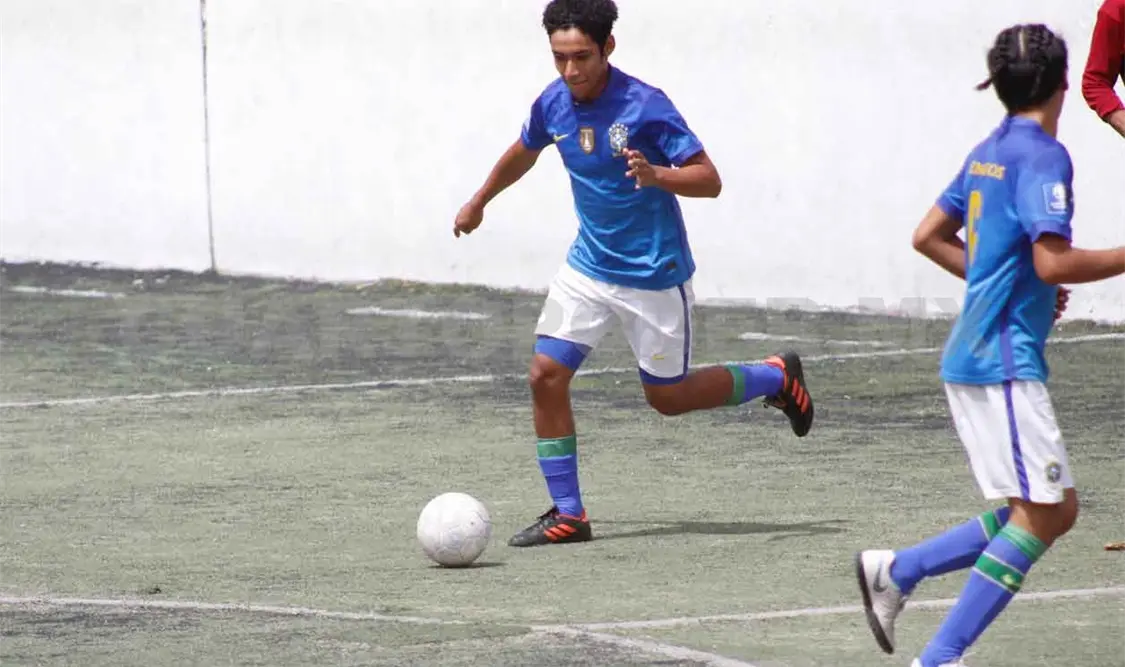 Brasil le puso un baile al Deportivo Peña