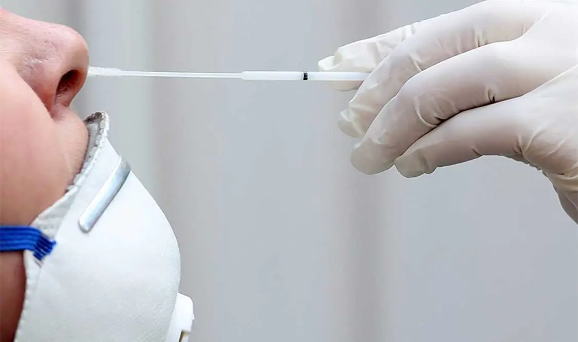 La acusada habría entrado a Chile con una prueba negativa de covid-19. Cortesía