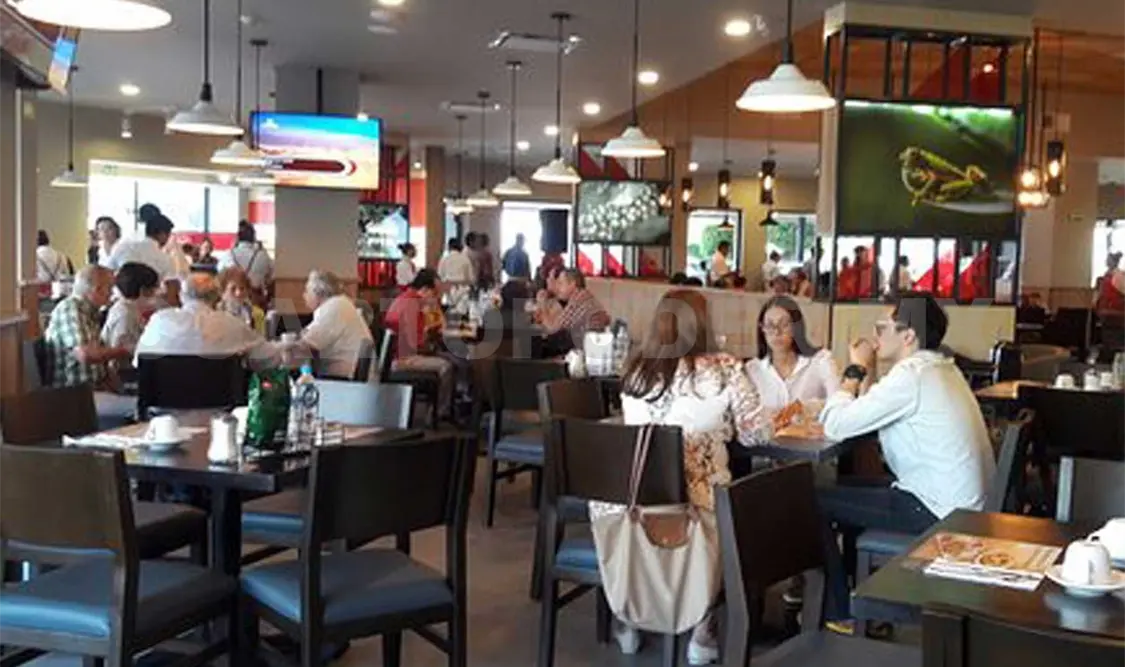 Los restauranteros continúan aplicando todas las medidas sanitarias. CP