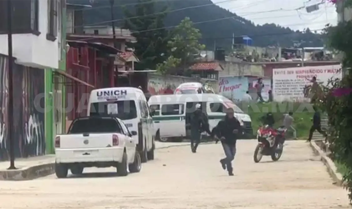 Transportistas se enfrentan a golpes y balazos en SCLC