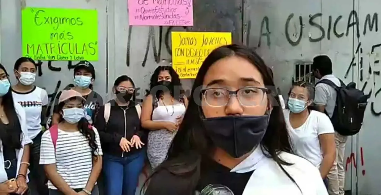 Piden ampliar matrícula en Normal de Educadoras