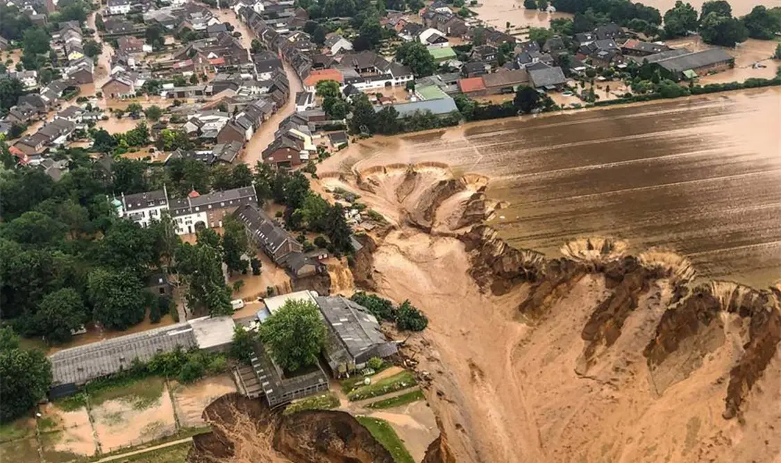 Las intensas lluvias sorprendieron a los habitantes y algunos quedaron atrapados. Cortesía
