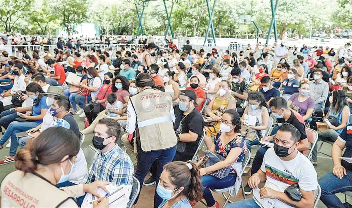 Había que superar el mito de que la gente no se quería vacunar: Robledo. CP