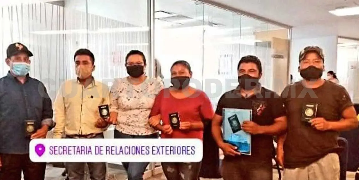 Así fue la entrega de pasaportes a representantes. Cortesía