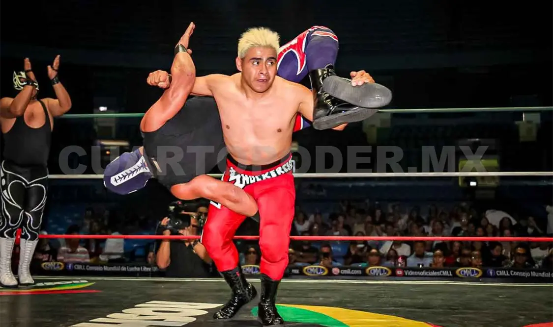 Shockercito rapó al mini Violencia en la Arena México