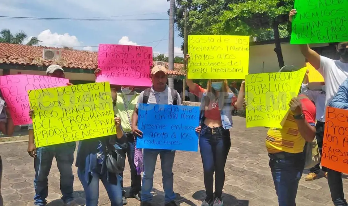 Toman las oficinas de Sader; piden recursos