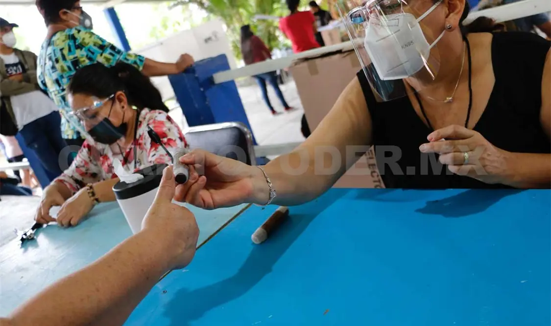 Se acordó en asamblea que todos los pobladores con credencial acudirán a votar este domingo en la consulta popular.  CP
