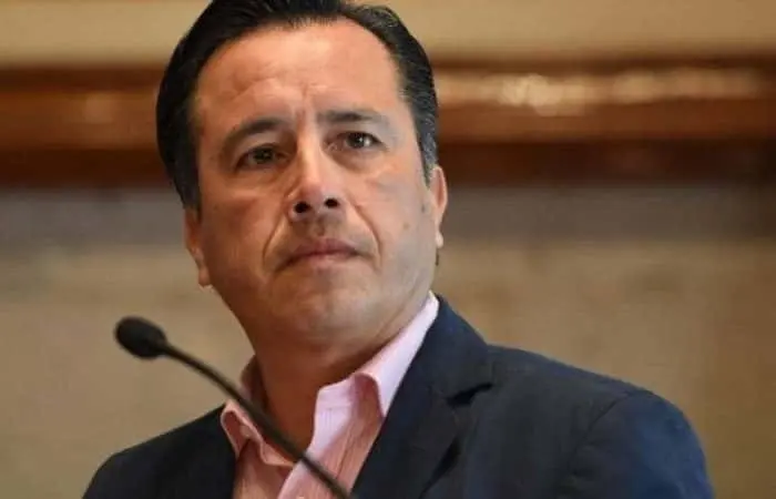 “Si queremos avanzar en nuestra incipiente democracia, será inaplazable finiquitar dichas estructuras del régimen caduco y vapuleado en el 2018 por el voto masivo de la gente”: Cuitláhuac García Jiménez, Gobernador de Veracruz. Cortesía