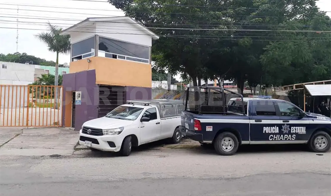 Joven se ahorca en plena vía pública