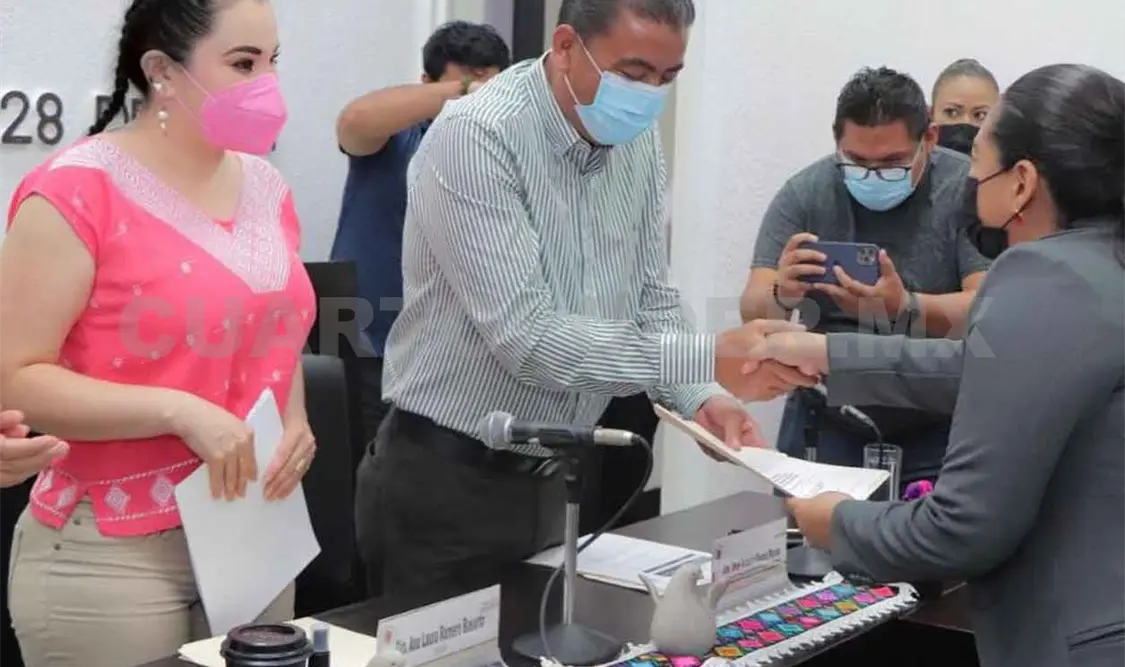 Entregan nombramientos a Comisión de Selección