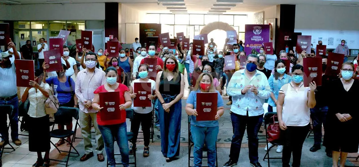 Beneficia Ayuntamiento a familias con escrituras