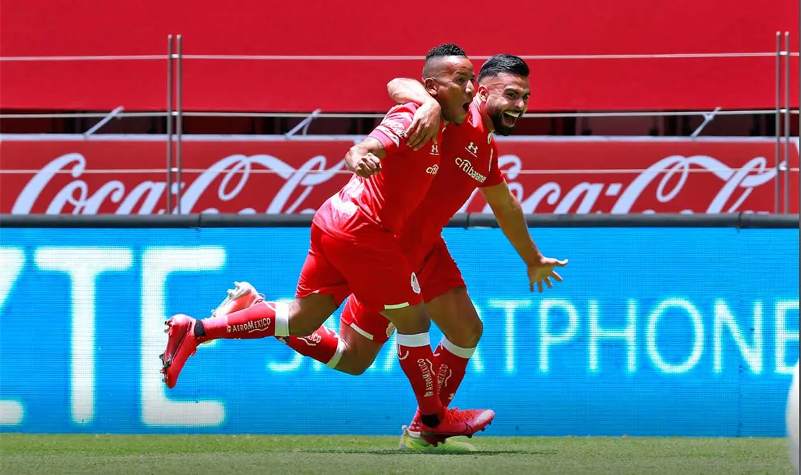 Toluca resurgió en el “infierno” ante Tigres y es líder