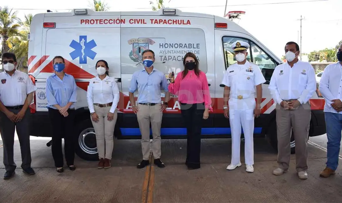 Ayuntamiento recibe ambulancia donada por Acnur