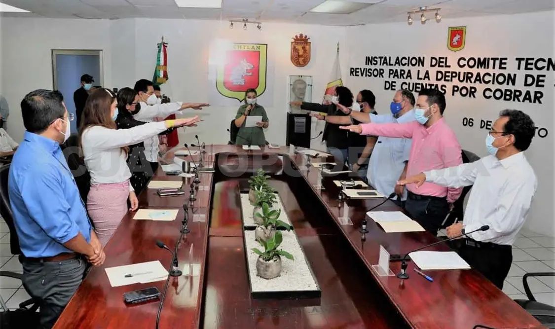 Toman protesta a integrantes del Comité Técnico
