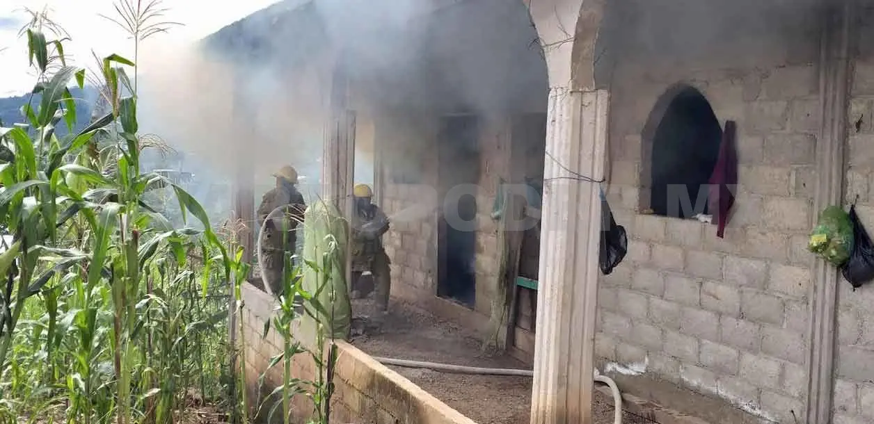 Explota un televisor y provoca voraz incendio