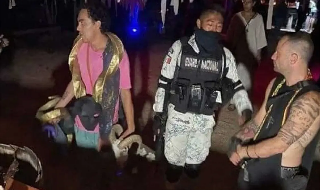 El cenote fue clausurado y colocaron sellos de suspensión. Twitter