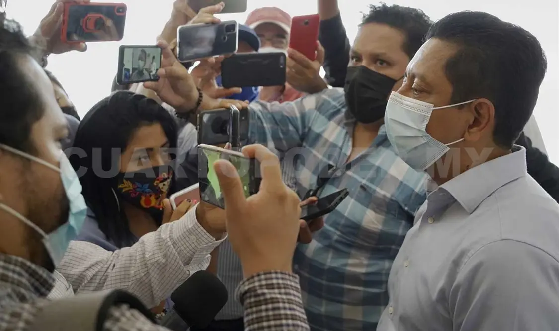 Exhorta Llaven a acudir a vacunación