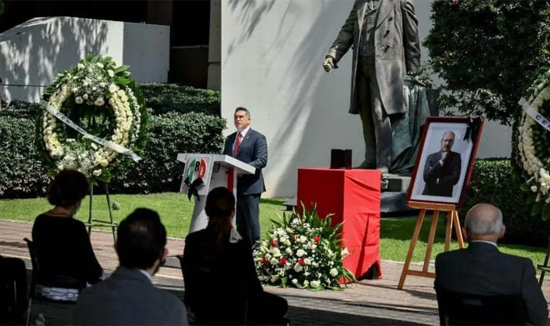 El Comité Ejecutivo Nacional rindió un homenaje al diputado René Juárez Cisneros. Cortesía