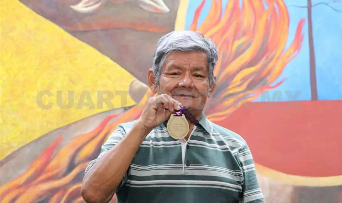 Reconocen trayectoria de Florencio Villalobos