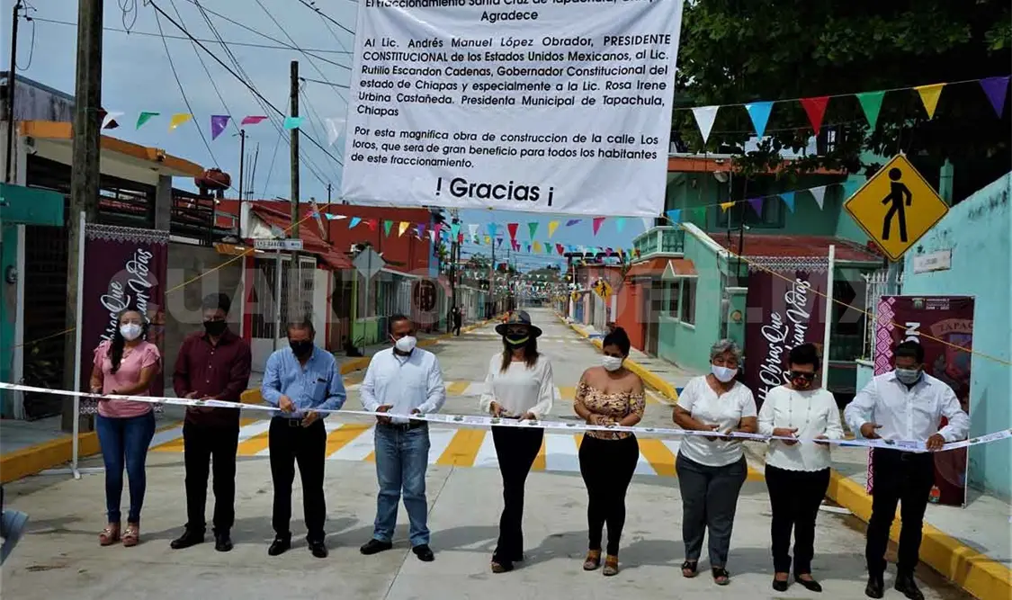 Inauguran pavimentación en fraccionamiento