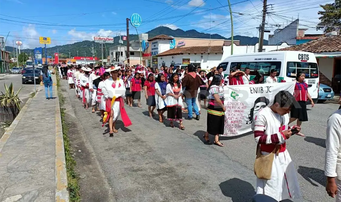 Se movilizan en el Día de los Pueblos Indígenas