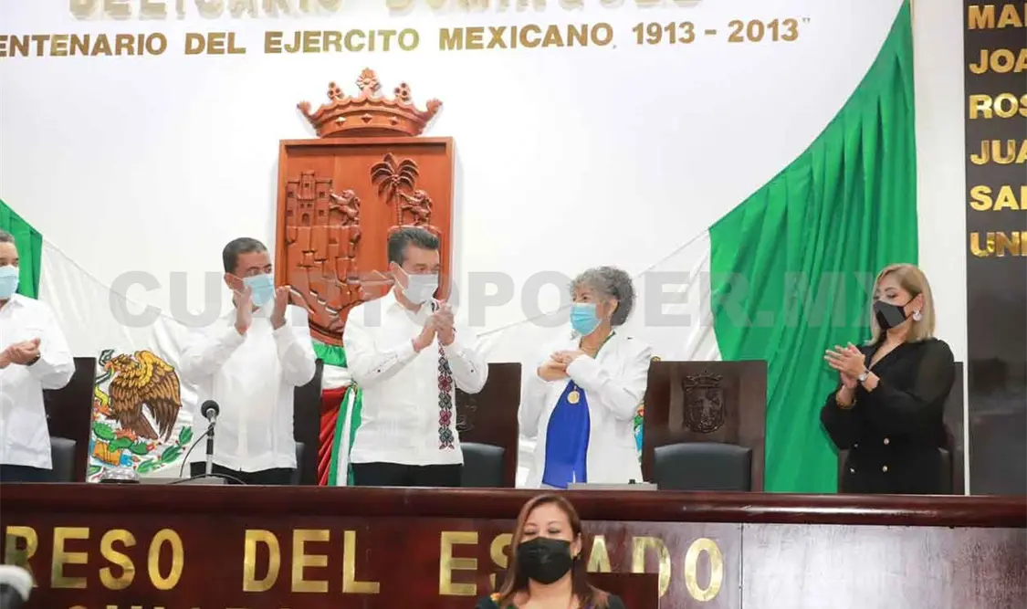 Otorgan Medalla “Rosario Castellanos” a Silvia Ramos