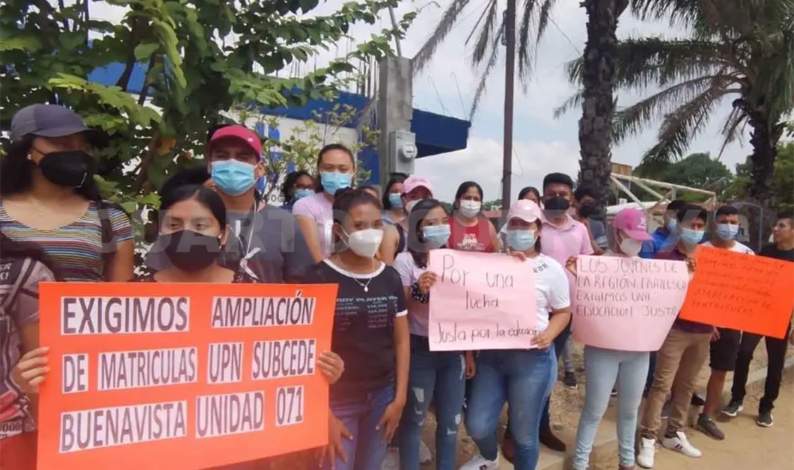 Buscan apoyo de AMLO para ingresar a la universidad