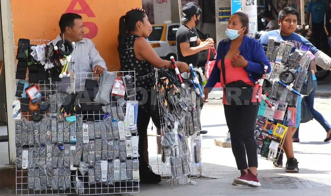 Realizan proceso de registro de vendedores informales