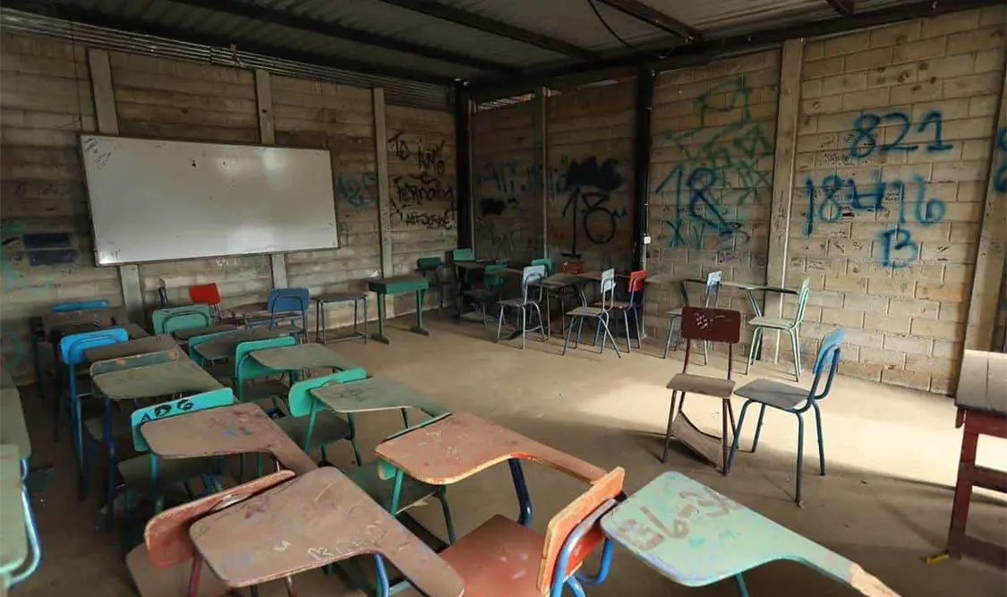 El senador por Morena dijo que muchas escuelas del país carecen de infraestructura. Cortesía