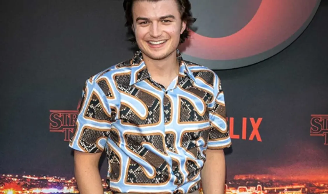 Joe Keery prefiere quedarse en la realidad