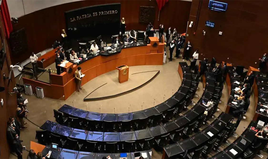 Morena logra aprobar revocación de mandato