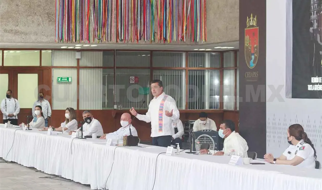 Encabeza reunión con integrantes del Gabinete