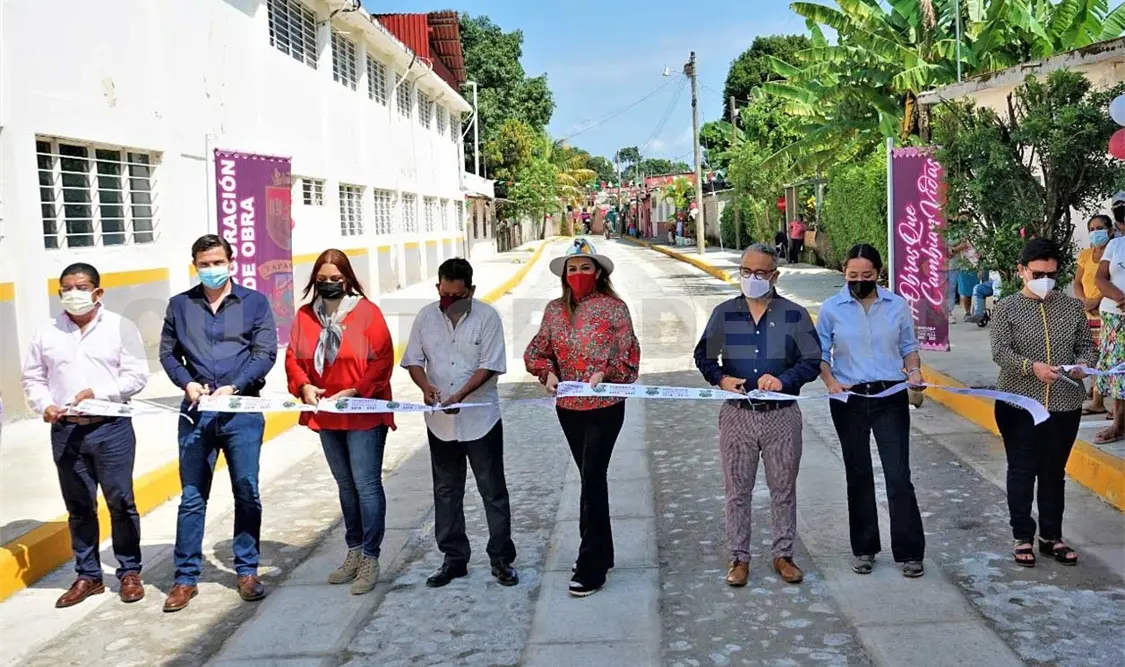 Entregan obras con inversiones por 9.2 mdp