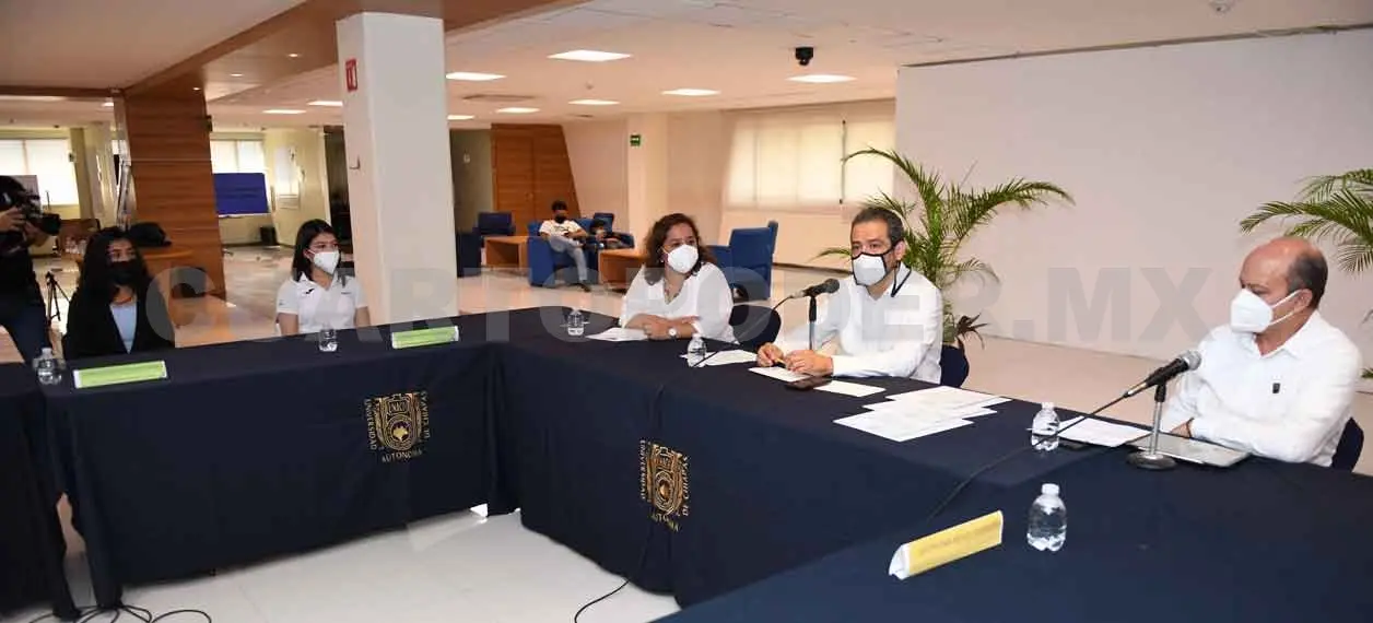 Entregan reconocimiento Universitarias destacadas