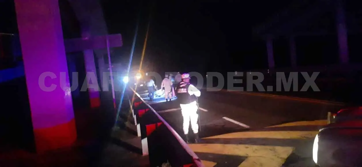 Queda lesionado al derrapar en carretera