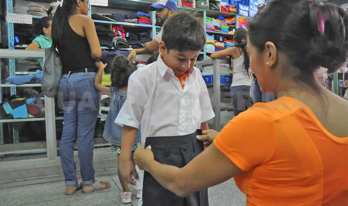 Venta de uniformes, ni en 10 %: Canaco