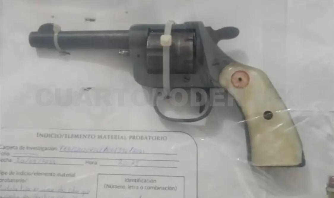 Los sujetos llevaban dos revólveres de calibre .22, con cartuchos útiles. Dalia Villatoro / CP