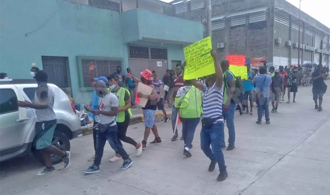 Haitianos presionan a autoridades