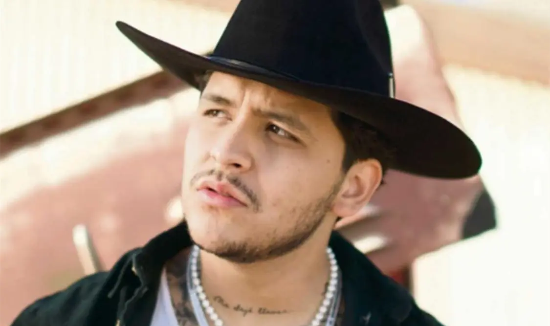 Cristian Nodal alista tema con Belinda