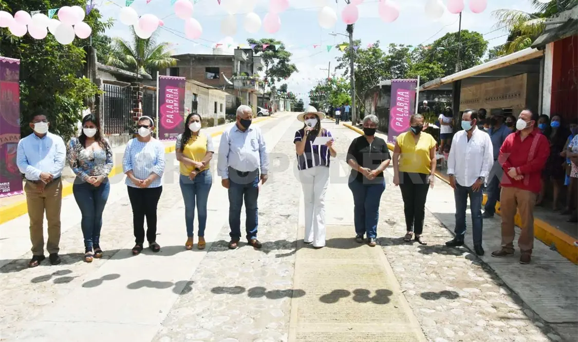 Alcaldesa inaugura obras de pavimentación en colonias