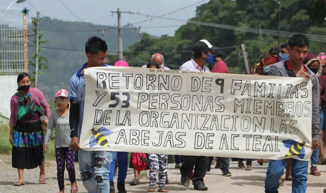Retornan desplazados a Pantelhó